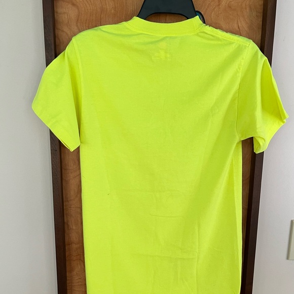 HILTON HEAD ISLAND YOUTH SHIRT SIZE SMALL—NEW—NEON & COOL—GOLF/ VACATION SHIRT - Picture 3 of 11